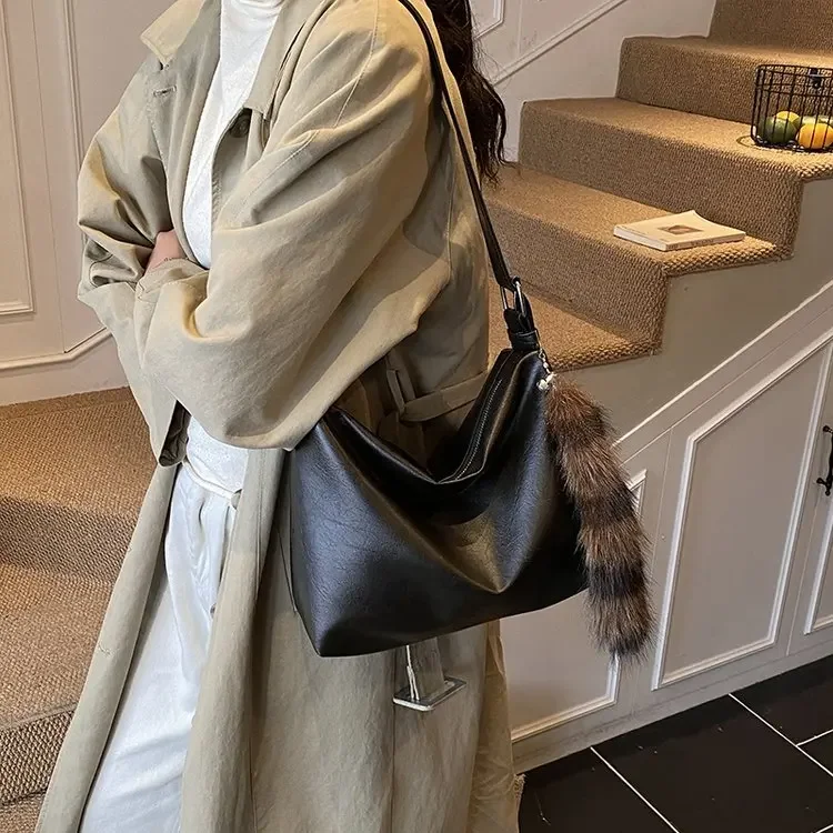 2026 Korean Retro Bag Women's Bag New Fashion Autumn Popular Shoulder Bag Versatile Temperament Crossbody Armpit Bag
2026 Korean Retro Bag Women's Bag New Fashion Autumn Popular Shoulder Bag Versatile Temperament Crossbody Armpit Bag