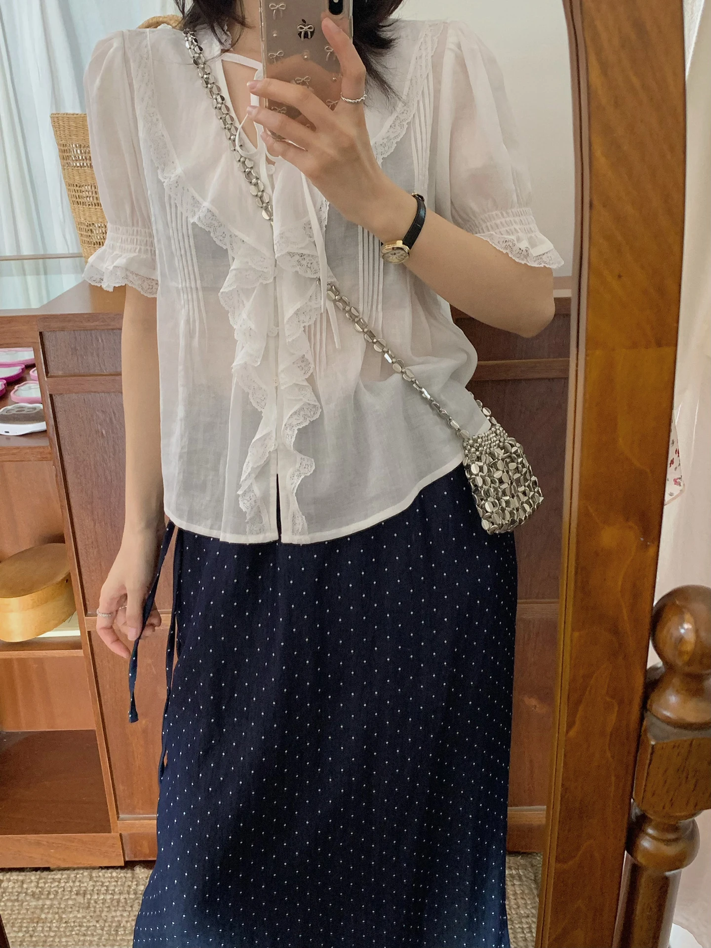 Ruffle Sleeve V-Neck Short Sleeve Shirt Gentle Style Lace Pleated Bubble Sleeve Earlet Top Breathable Skin-Friendly Summ...
Ruffle Sleeve V-Neck Short Sleeve Shirt Gentle Style Lace Pleated Bubble Sleeve Earlet Top Breathable Skin-Friendly Summ...