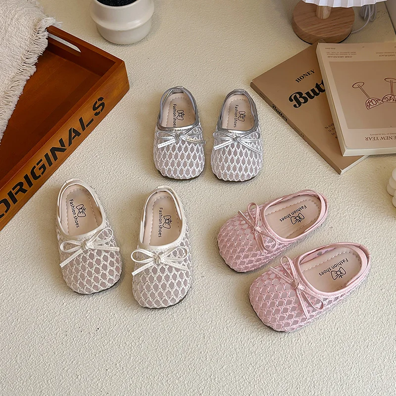 Kids Princess Sandals Simple Bows Girls Mesh Shoes Round Toes Soft 2026 Summer New Children Flat Shoes Versatile 23-33
Kids Princess Sandals Simple Bows Girls Mesh Shoes Round Toes Soft 2026 Summer New Children Flat Shoes Versatile 23-33