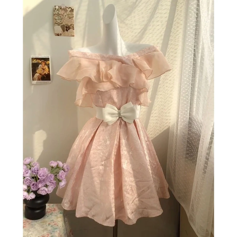 Y2k Vintage Sleeveless Dress Slash Neck Women Gentle Chic Bodycon Fitted Waist Mini Dress Japanese Retro Elegant Summer Autumn
Y2k Vintage Sleeveless Dress Slash Neck Women Gentle Chic Bodycon Fitted Waist Mini Dress Japanese Retro Elegant Summer Autumn