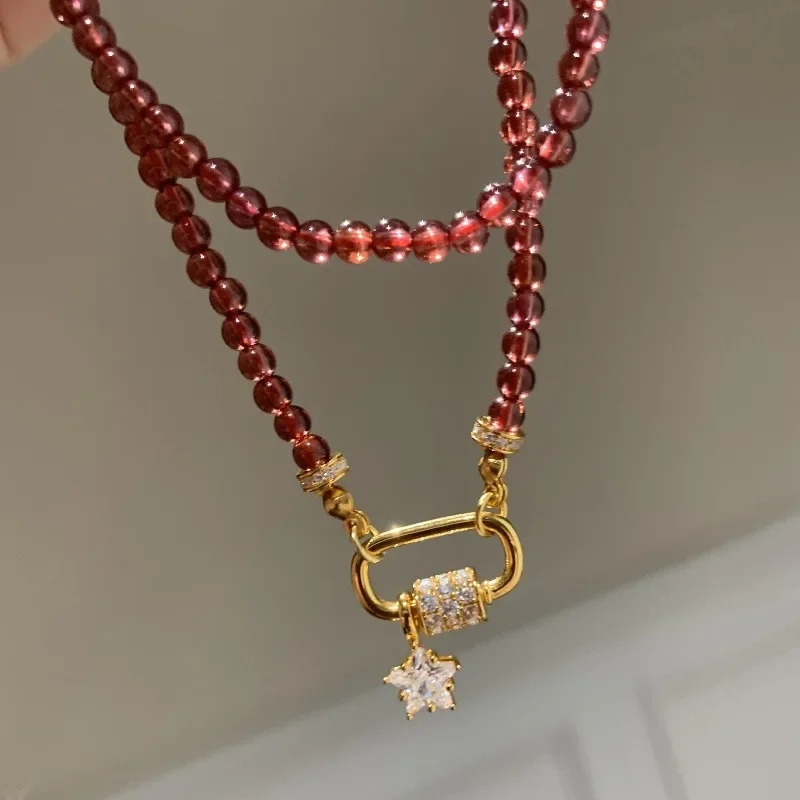 Light luxury high-end fashion wine red gemstone star shaped buckle necklace elegant and refined collarbone chain jewelry gift
Light luxury high-end fashion wine red gemstone star shaped buckle necklace elegant and refined collarbone chain jewelry gift