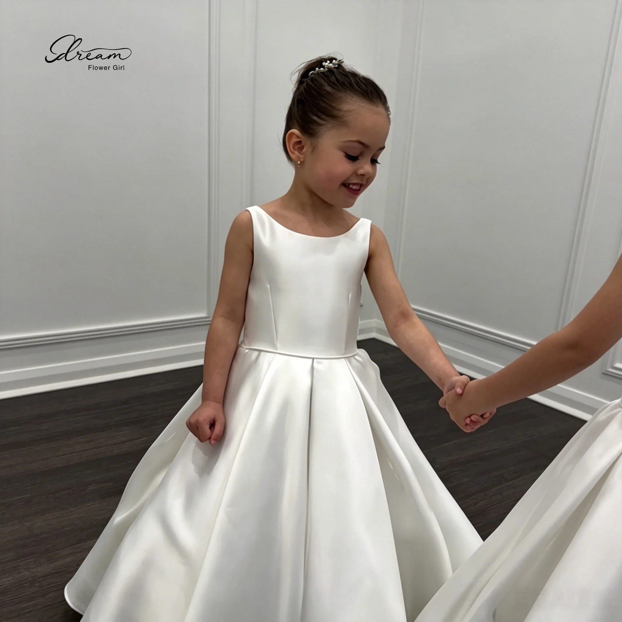 Custom-Made White Satin Sleeveless Floor-Length Formal Children's Gown Princess Style with Open Back and Back Bow Detail
Custom-Made White Satin Sleeveless Floor-Length Formal Children's Gown Princess Style with Open Back and Back Bow Detail