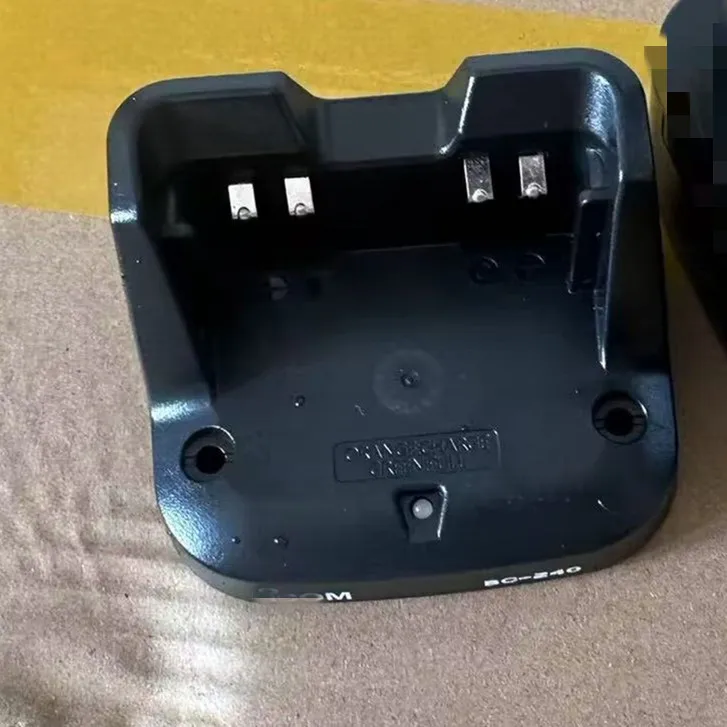 The only desktop base charger BC240 for ICOM IC-V86 U86 walkie talkie for BP298 battery
The only desktop base charger BC240 for ICOM IC-V86 U86 walkie talkie for BP298 battery