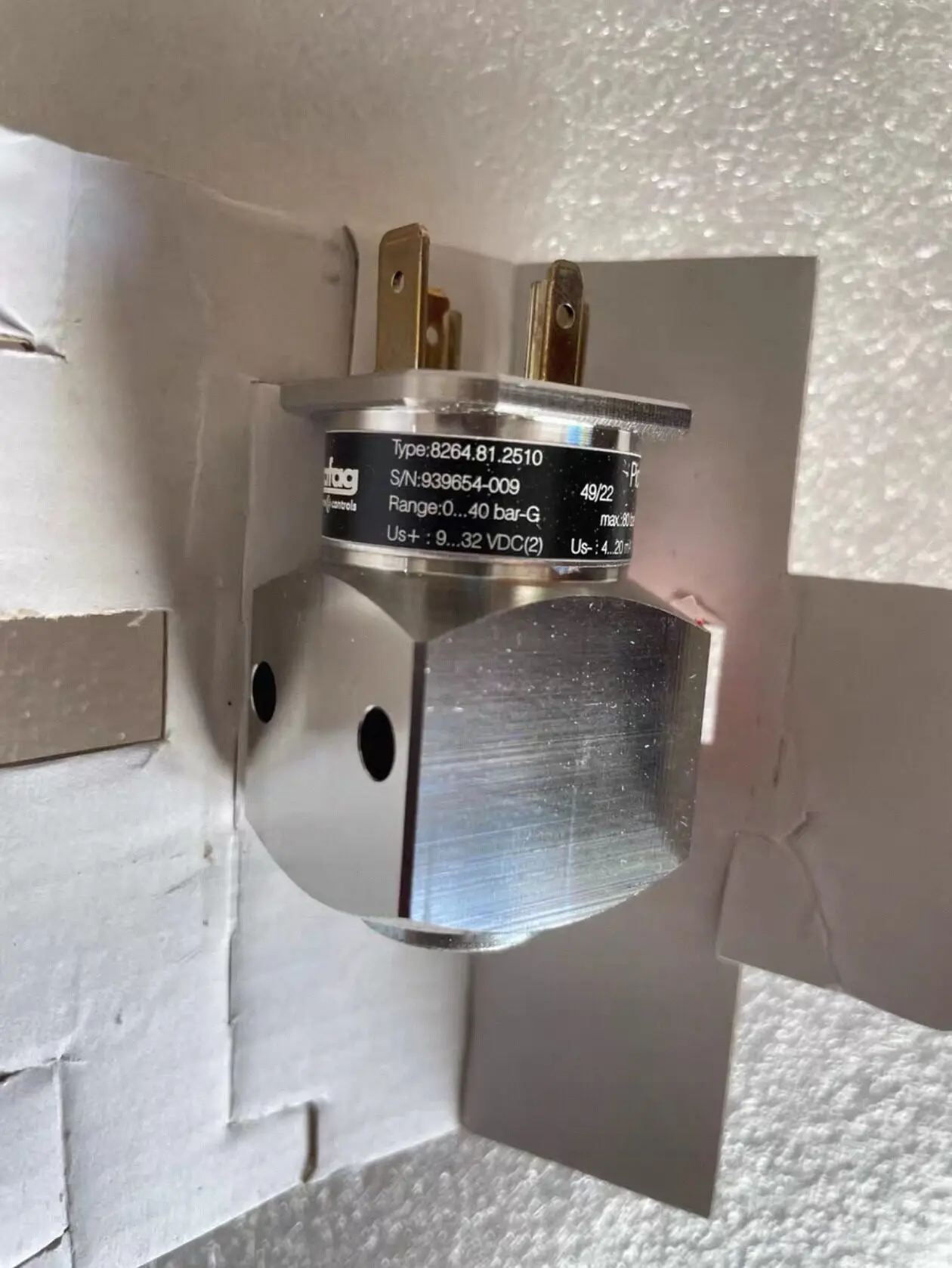 New trafag pressure sensor 8264.81.2510 original and genuinein stock
New trafag pressure sensor 8264.81.2510 original and genuinein stock
