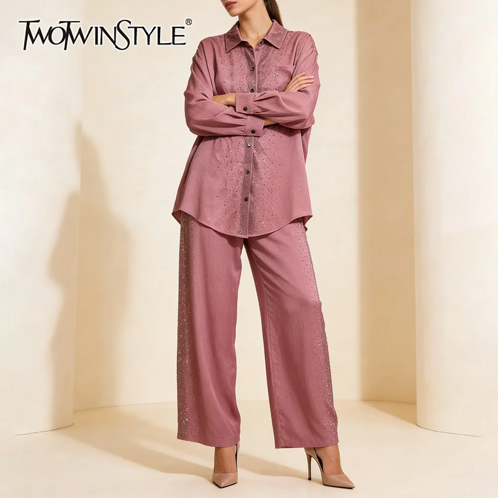 TWOTWINSTYLE Solid Spliced Diamonds Two Piece Set Female Lapel Long Sleeve Shirt Casual Luxury Women's Trousers Set Autumn New
TWOTWINSTYLE Solid Spliced Diamonds Two Piece Set Female Lapel Long Sleeve Shirt Casual Luxury Women's Trousers Set Autumn New