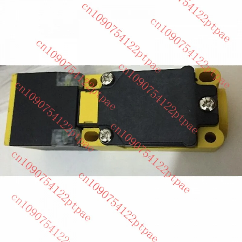 1PC NEW For TURCK Proximity Switch NI40U-CP40-AP6X2-H1141
1PC NEW For TURCK Proximity Switch NI40U-CP40-AP6X2-H1141