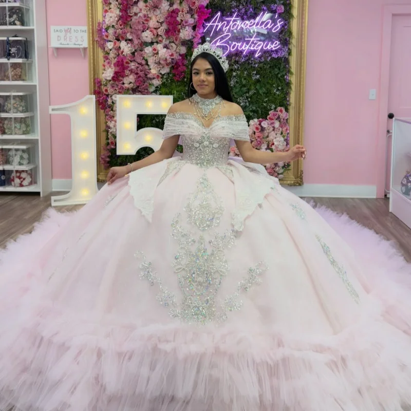 Light Pink Quinceanera Dress off-shoulder Sequins Crystal Decal Lace Layering Long tail Bow vestidos de 15 Quinceanera Customiz
Light Pink Quinceanera Dress off-shoulder Sequins Crystal Decal Lace Layering Long tail Bow vestidos de 15 Quinceanera Customiz