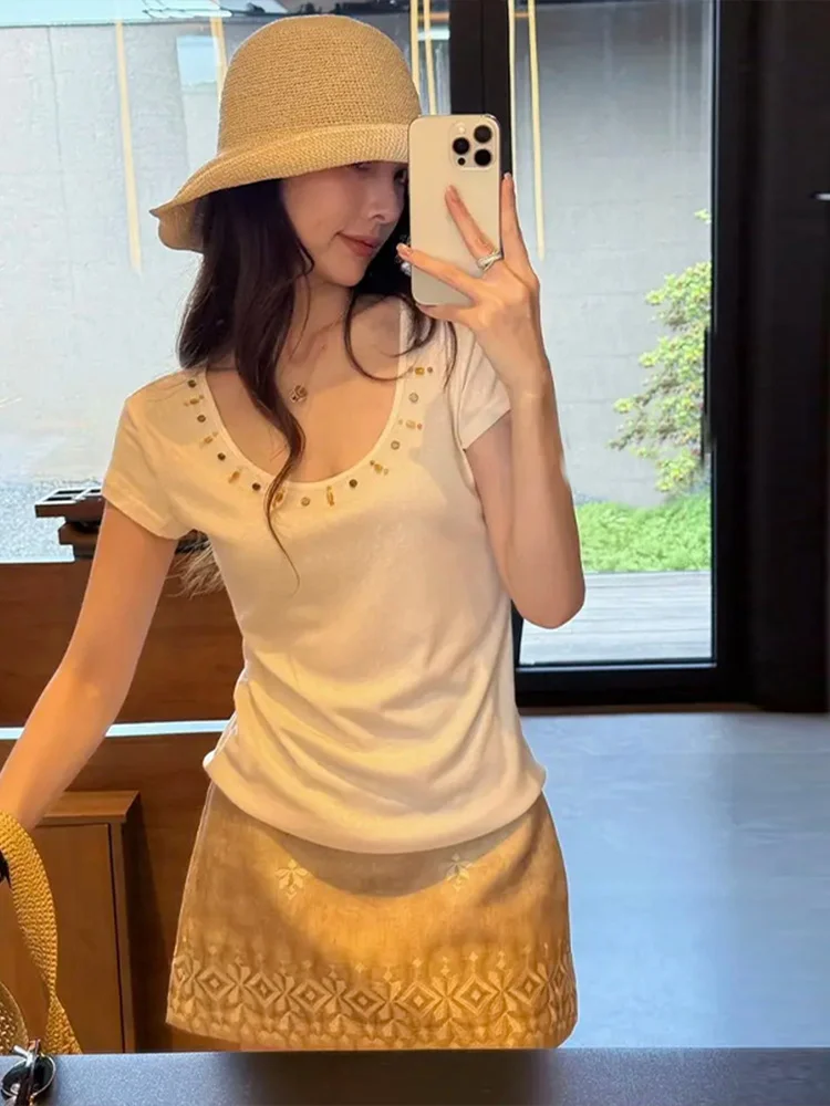 Fashionable Women's Summer 2026 Short Sleeve U-Neck Beaded Pleated Top High Waist A-Line Skirt Two-Piece Set Casual Style
Fashionable Women's Summer 2026 Short Sleeve U-Neck Beaded Pleated Top High Waist A-Line Skirt Two-Piece Set Casual Style