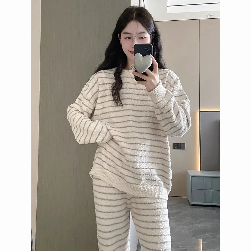 Осенне-зимние новые женские утепленные пижамы для лица, домашний костюм, теплые и мягкие длинные брюки с длинными рукавами, домашний костюм
Осенне-зимние новые женские утепленные пижамы для лица, домашний костюм, теплые и мягкие длинные брюки с длинными рукавами, домашний костюм