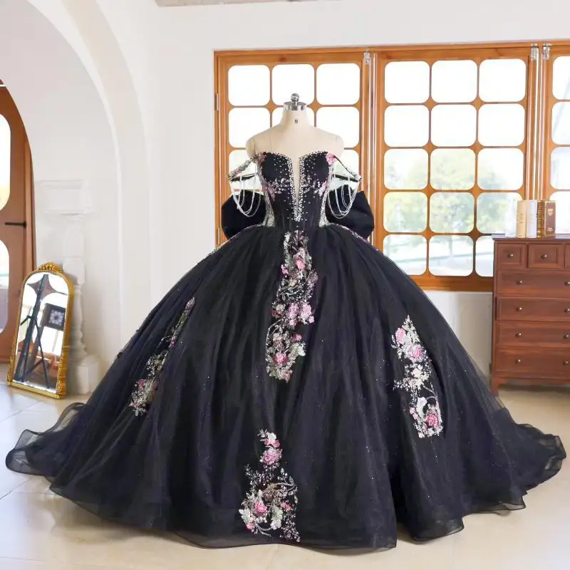 Customized Shiny Black luxury V-neck Off Shoulder Quinceanera Dress crystal applique Tull Big Bow beads vestidos de 15 Quinceane
Customized Shiny Black luxury V-neck Off Shoulder Quinceanera Dress crystal applique Tull Big Bow beads vestidos de 15 Quinceane