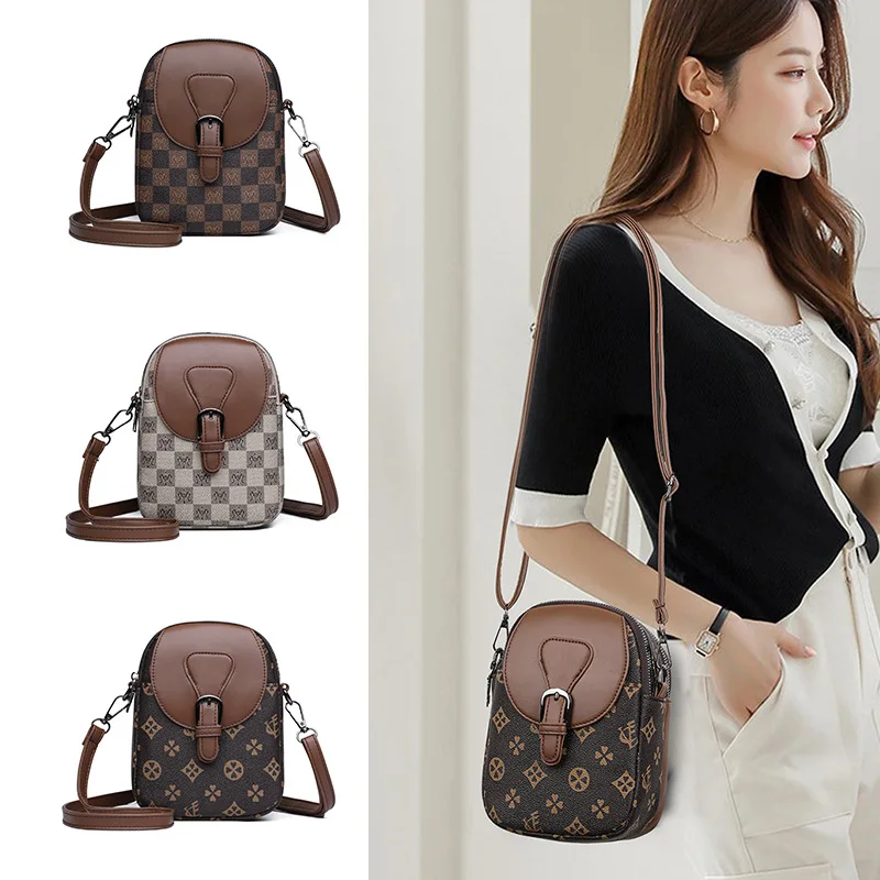 Новая высококачественная маленькая сумка, модная и универсальная, нишевая и стильная сумка через плечо на одно плечо.
Новая высококачественная маленькая сумка, модная и универсальная, нишевая и стильная сумка через плечо на одно плечо.