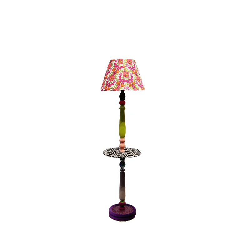 Floor lamp living room, simple modern bedroom, European creative floor lamp, vertical lamp
Floor lamp living room, simple modern bedroom, European creative floor lamp, vertical lamp