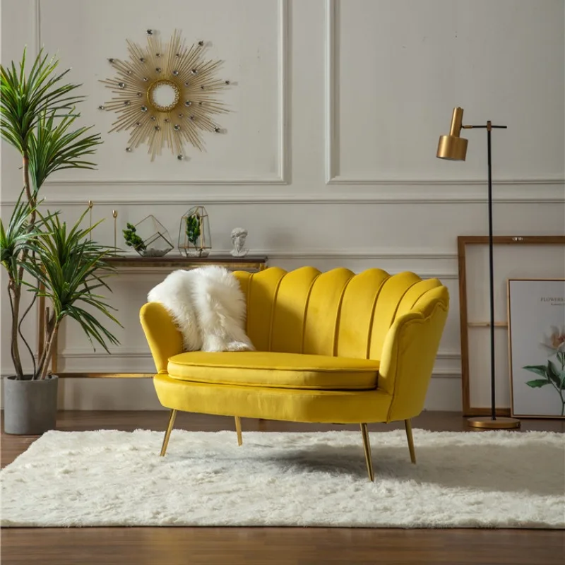 New Nordic light luxury fabric sofa small apartment clothing store dessert shop girl heart shell sofa chair
New Nordic light luxury fabric sofa small apartment clothing store dessert shop girl heart shell sofa chair