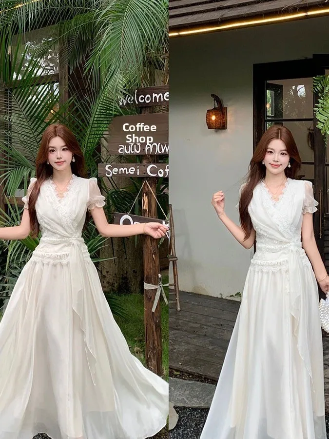 Elegant plus Size Summer Outfit with V-Neck Short Sleeve Top And Half Skirt Gentle Tie Waist Design for Women in plus Size
Elegant plus Size Summer Outfit with V-Neck Short Sleeve Top And Half Skirt Gentle Tie Waist Design for Women in plus Size