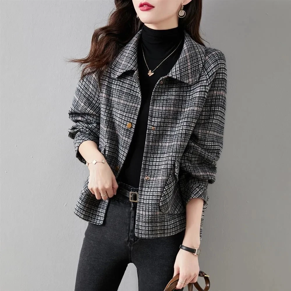 Fashionable Short Plaid Coat Women's Premium Quality Autumn Winter New Arrival Korean Style Versatile Small Size Checkered Ou...
Fashionable Short Plaid Coat Women's Premium Quality Autumn Winter New Arrival Korean Style Versatile Small Size Checkered Ou...