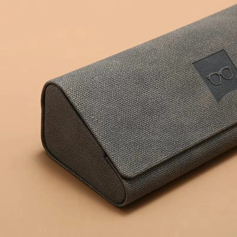 Аксессуары для очков, чехол для очков с защитой от давления, портативная простая коробка для очков, легкий треугольный чехол в стиле ретро для мужчин и женщин
Аксессуары для очков, чехол для очков с защитой от давления, портативная простая коробка для очков, легкий треугольный чехол в стиле ретро для мужчин и женщин