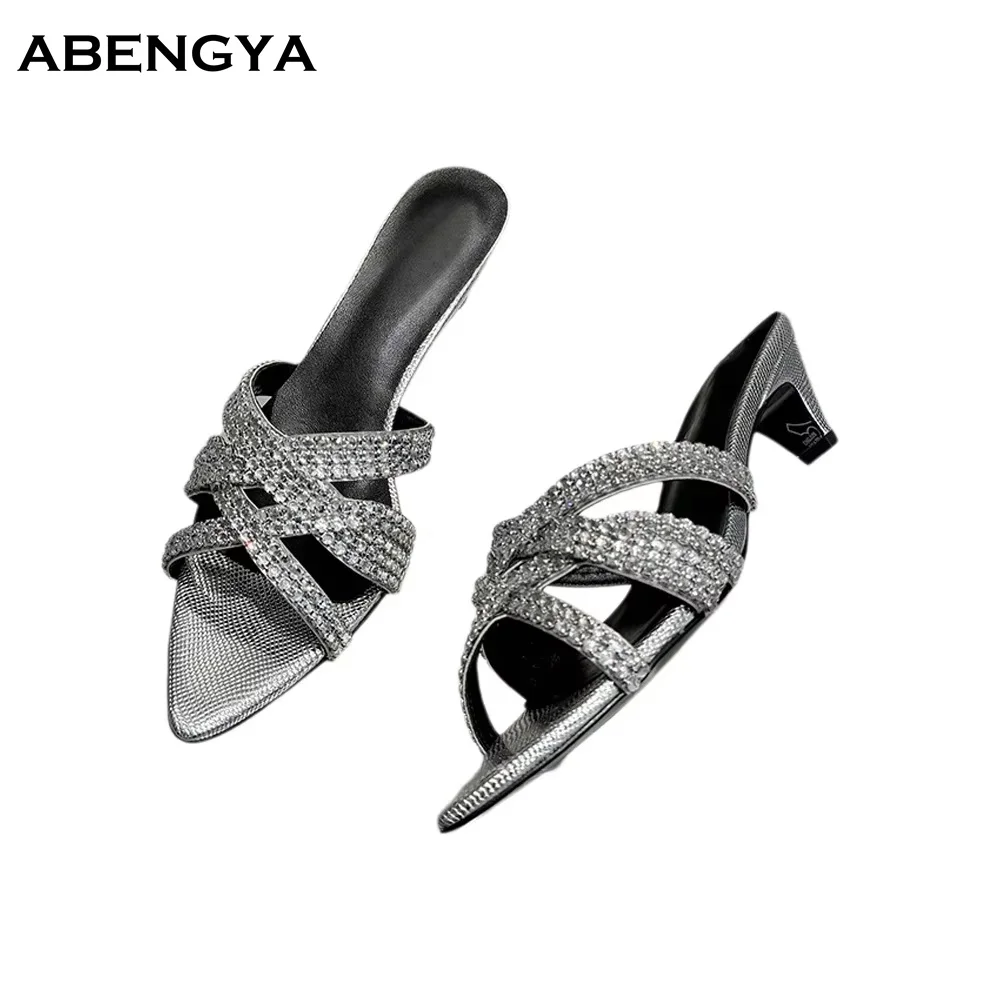 Designer New Leather Crystal Slippers Women Pointy Toe High Heel Dress Shoes Summer Fashion Party Beach Shoes For Women Slippers
Designer New Leather Crystal Slippers Women Pointy Toe High Heel Dress Shoes Summer Fashion Party Beach Shoes For Women Slippers