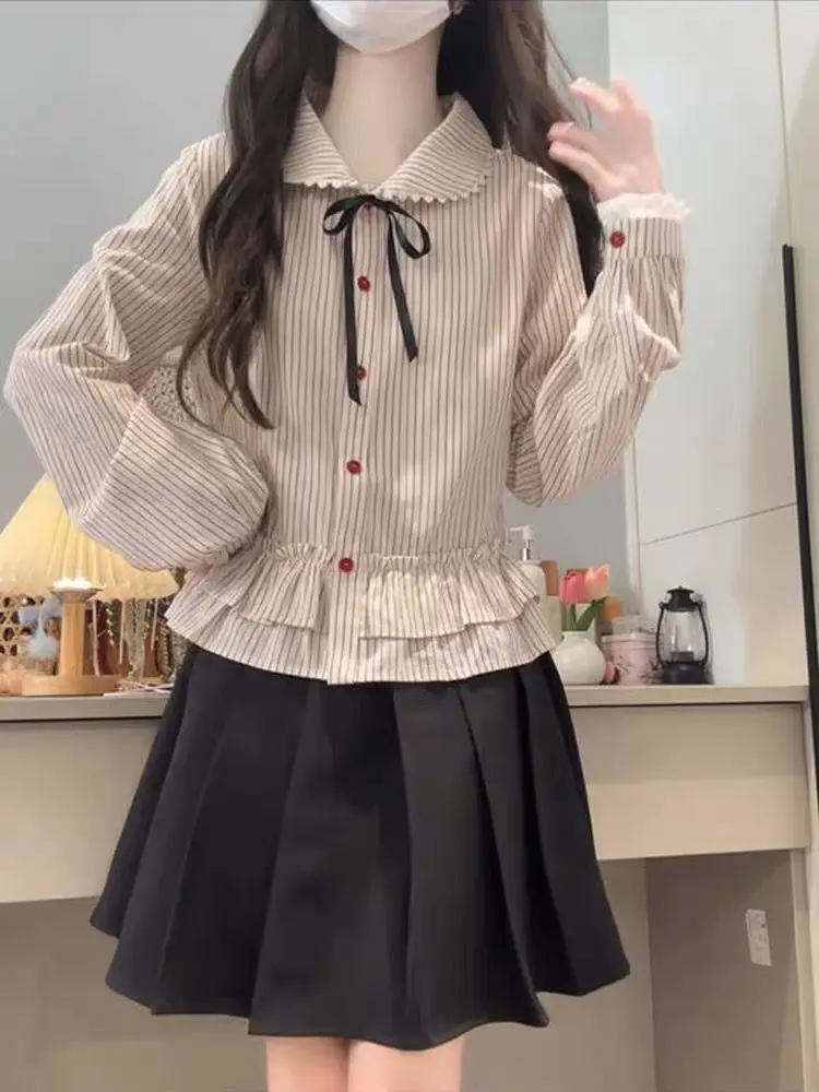 Японский консервативный стиль, милый галстук-бабочка, кукольный воротник, полосатая рубашка, милая верхняя одежда, дизайн, топ, уменьшающий возраст
Японский консервативный стиль, милый галстук-бабочка, кукольный воротник, полосатая рубашка, милая верхняя одежда, дизайн, топ, уменьшающий возраст