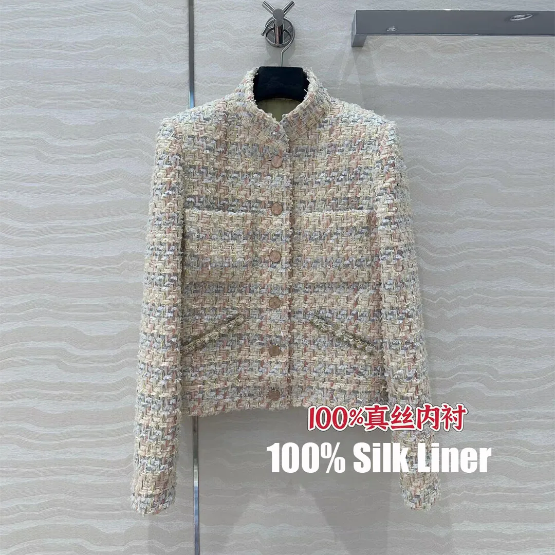 Top Quality 100% Silk Liner Plaid Woven Tweed Coat Women Stand Collar Long Sleeve Single Breasted Pockets Sweet Vintage Jacket
Top Quality 100% Silk Liner Plaid Woven Tweed Coat Women Stand Collar Long Sleeve Single Breasted Pockets Sweet Vintage Jacket