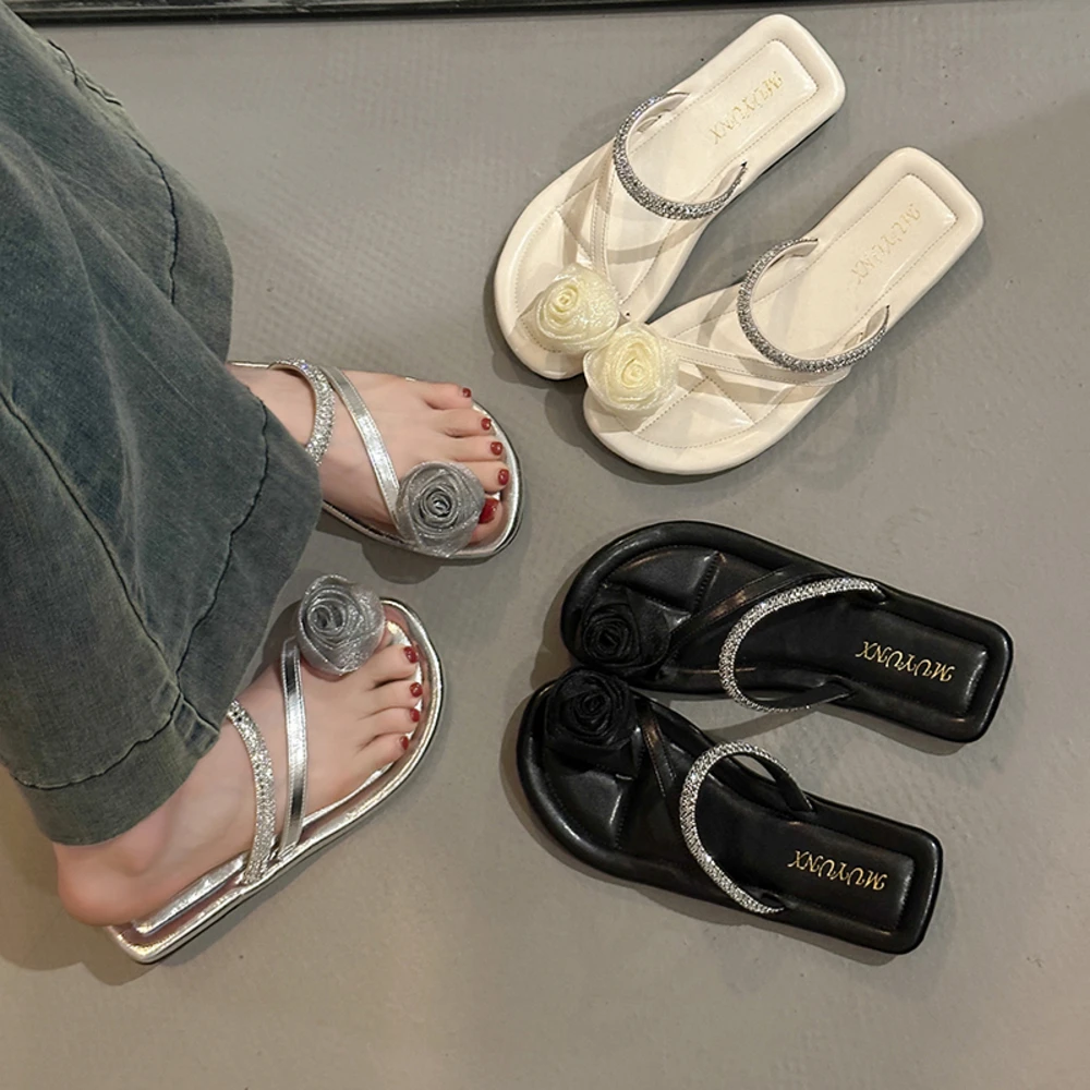 Women's Summer Fashion Toe-Post Slippers Soft Bottom Beach Sandals Glitter Diamond Design Outdoor Casual Slip-On Shoes
Women's Summer Fashion Toe-Post Slippers Soft Bottom Beach Sandals Glitter Diamond Design Outdoor Casual Slip-On Shoes