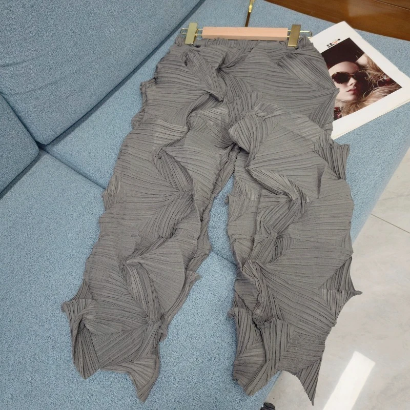 Miyake Handmade Pleated Pants 2026 New Simple Casual Irregular Fashion Elastic Waist Women's Lightweight Nine-Point Harem Pants
Miyake Handmade Pleated Pants 2026 New Simple Casual Irregular Fashion Elastic Waist Women's Lightweight Nine-Point Harem Pants