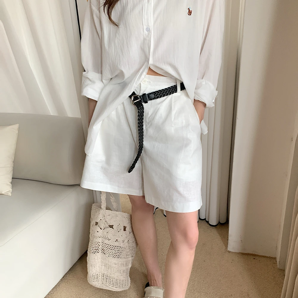 ZHISILAO New White Knee Length Shorts Women Vintage Casual Wide Leg Shorts Summer 2026
ZHISILAO New White Knee Length Shorts Women Vintage Casual Wide Leg Shorts Summer 2026