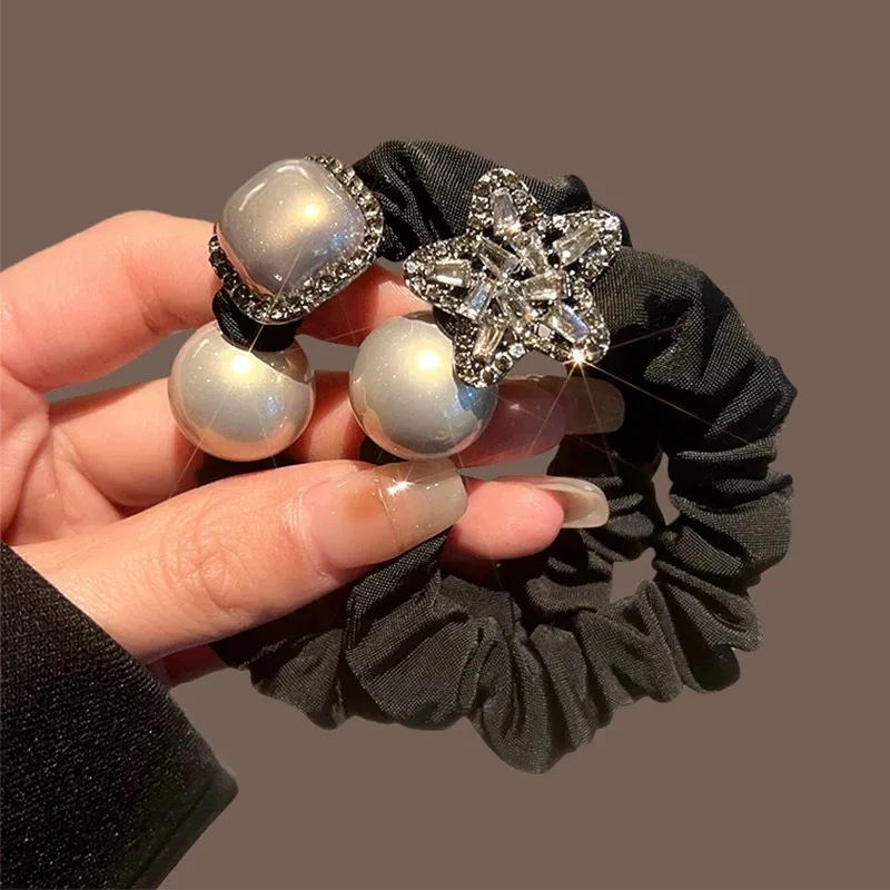 High Elasticity Rhinestone Pearl Ponytail Holder Dongdaemun Fashion Durable Hair Tie for Women Daily Use Black Accessoires
High Elasticity Rhinestone Pearl Ponytail Holder Dongdaemun Fashion Durable Hair Tie for Women Daily Use Black Accessoires