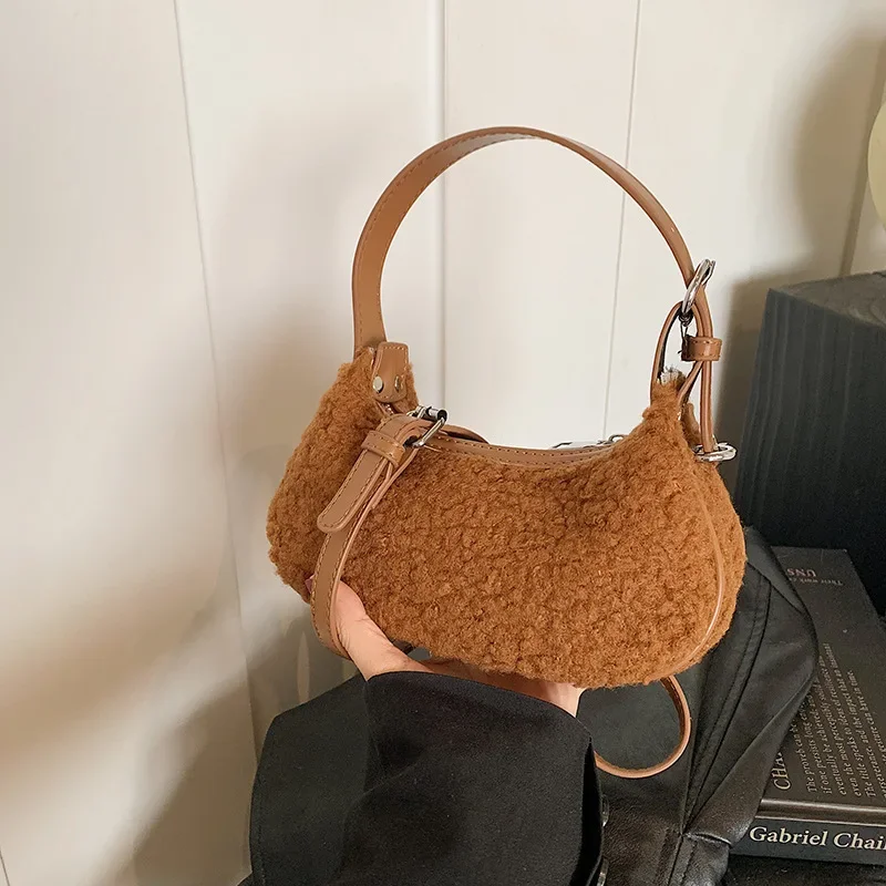Autumn Winter Lamb Plush Shoulder Bag Women's High End Handbag 2025 New Plush Underarm Bag Simple Zipper Crossbody Bag
Autumn Winter Lamb Plush Shoulder Bag Women's High End Handbag 2025 New Plush Underarm Bag Simple Zipper Crossbody Bag