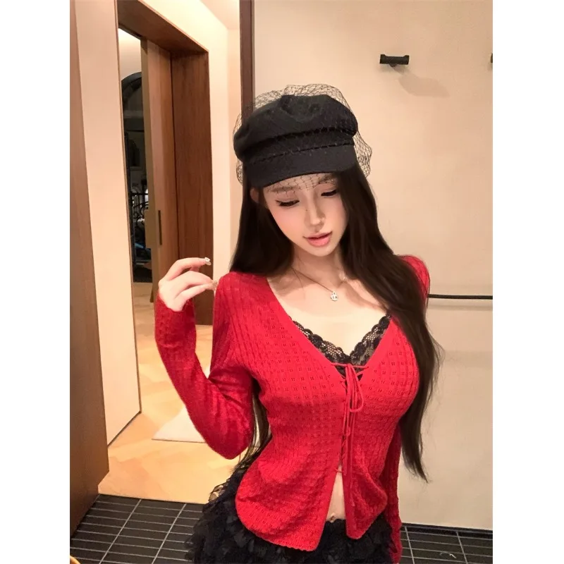 Сексуальный кружевной вязаный свитер с длинными рукавами для женщин, весна-осень, новинка, с вырезами и бретелями, дышащий, удобный, в корейском стиле
Сексуальный кружевной вязаный свитер с длинными рукавами для женщин, весна-осень, новинка, с вырезами и бретелями, дышащий, удобный, в корейском стиле