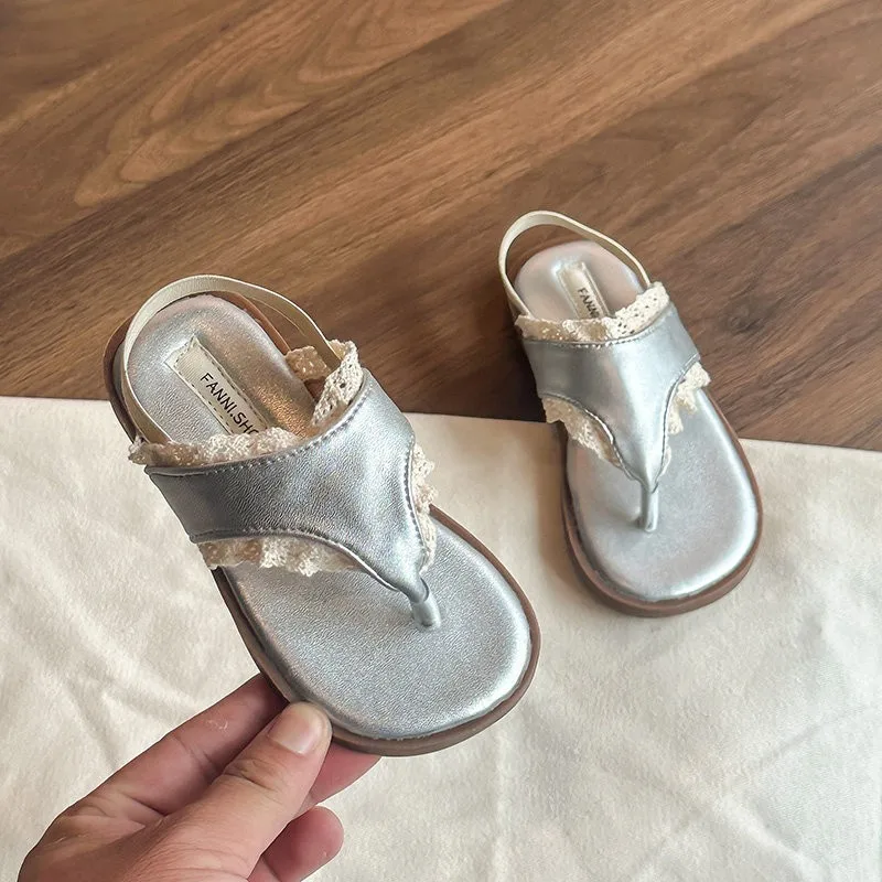 Kids Casual Shoes Princess Style Soft Sole Children Sandals Sweet Lace Non-slip 2026 Summer New Girls Beach Shoes Versatile
Kids Casual Shoes Princess Style Soft Sole Children Sandals Sweet Lace Non-slip 2026 Summer New Girls Beach Shoes Versatile