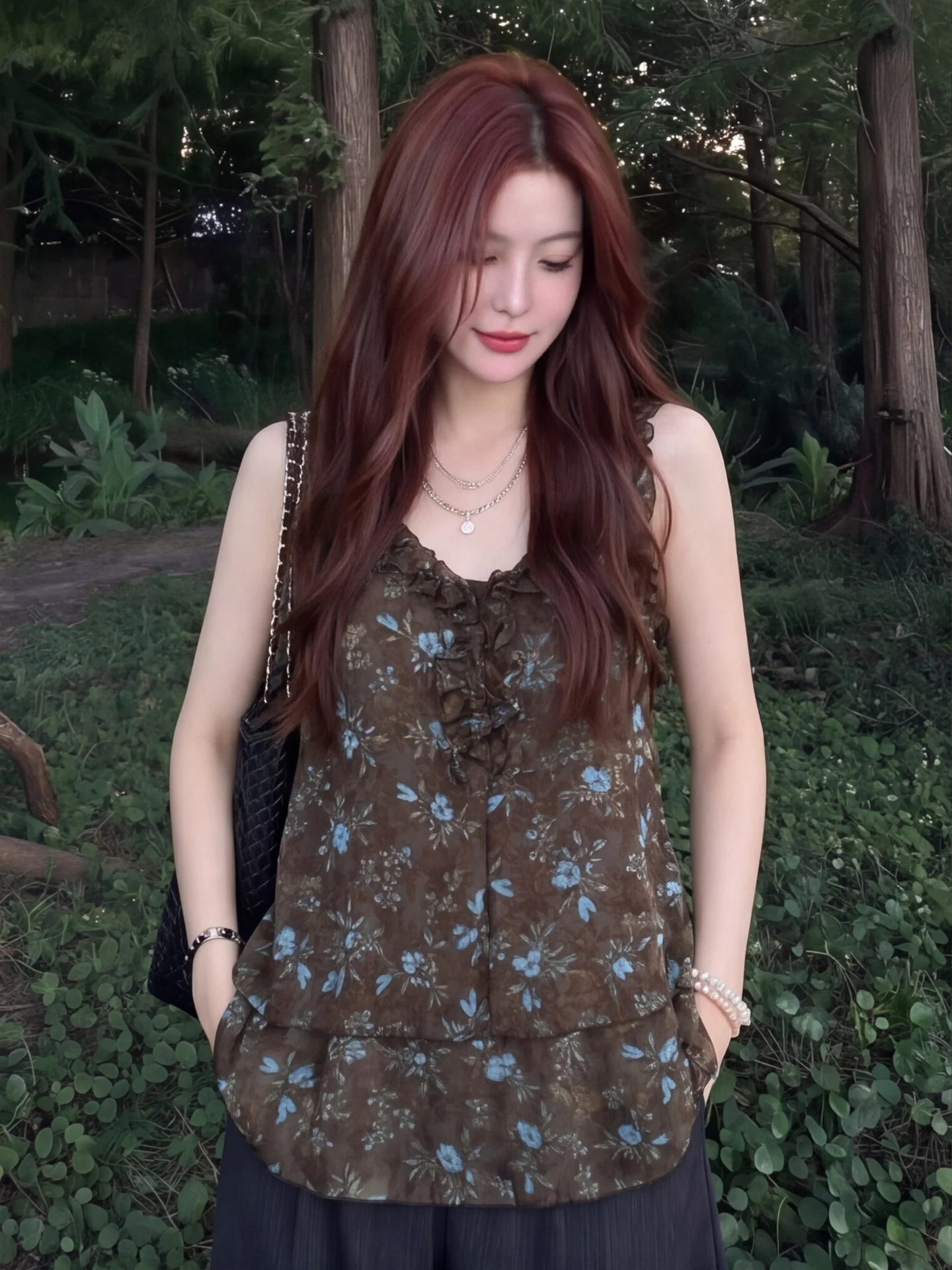 Pure Desire Sweet Floral Lace-Trimmed Off-Shoulder Sleeveless Summer Chiffon Blouse Women Loose Slimming Style Korean Version
Pure Desire Sweet Floral Lace-Trimmed Off-Shoulder Sleeveless Summer Chiffon Blouse Women Loose Slimming Style Korean Version