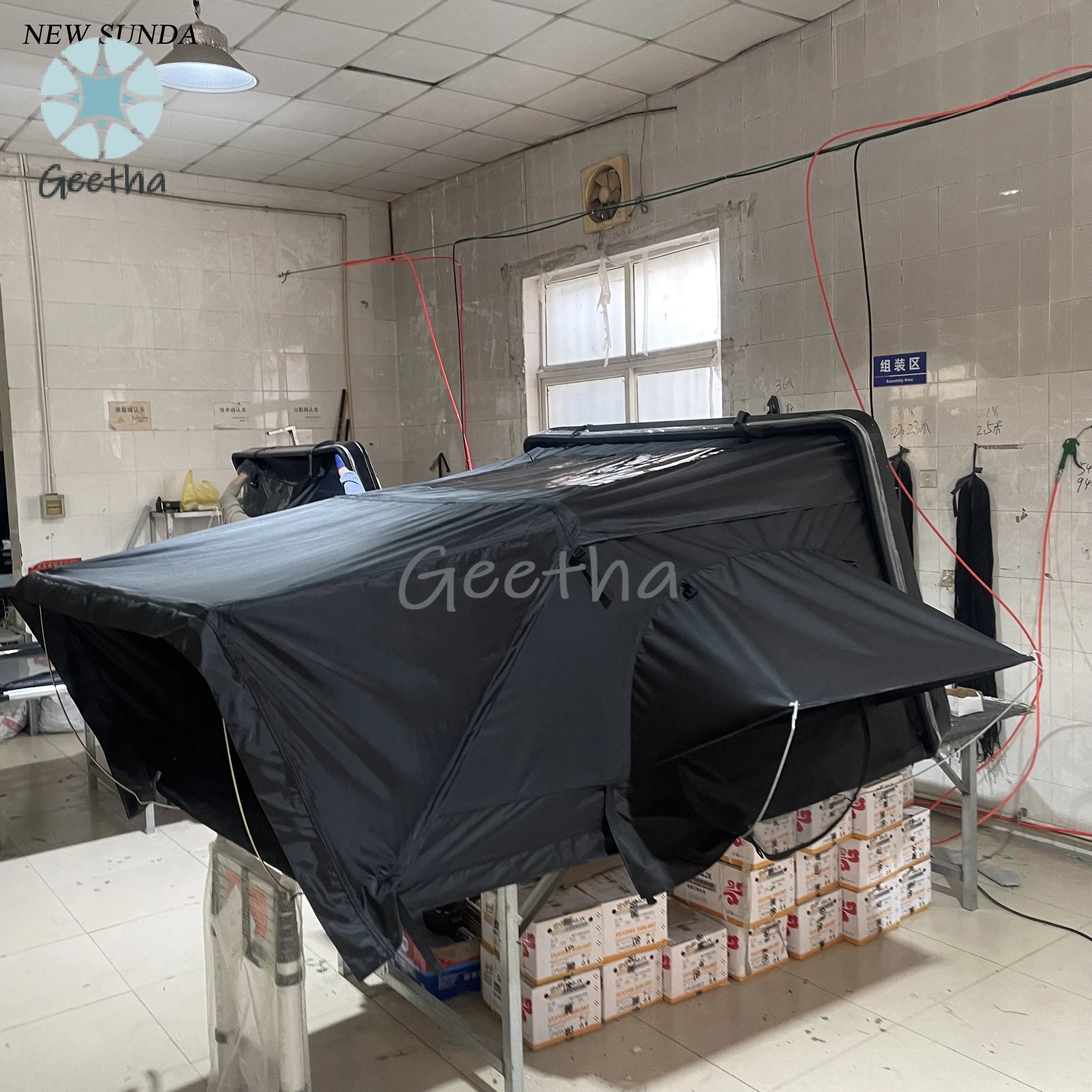 3-4 Person Camping 4x4 Waterproof Roof ABS Shell Car Rooftop Tent Hard Shell Roof Top Tent for Sale
3-4 Person Camping 4x4 Waterproof Roof ABS Shell Car Rooftop Tent Hard Shell Roof Top Tent for Sale