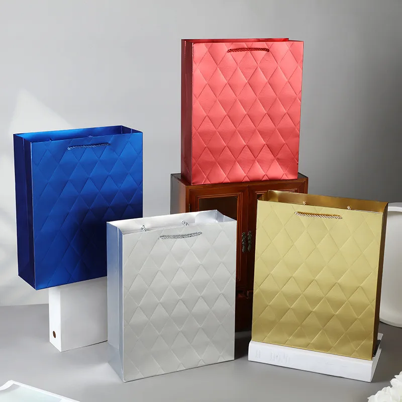 100Pcs/Lot High grade Clothing Shopping Bag Cosmetics Gift Box New Universal Portable Packaging Bag
100Pcs/Lot High grade Clothing Shopping Bag Cosmetics Gift Box New Universal Portable Packaging Bag