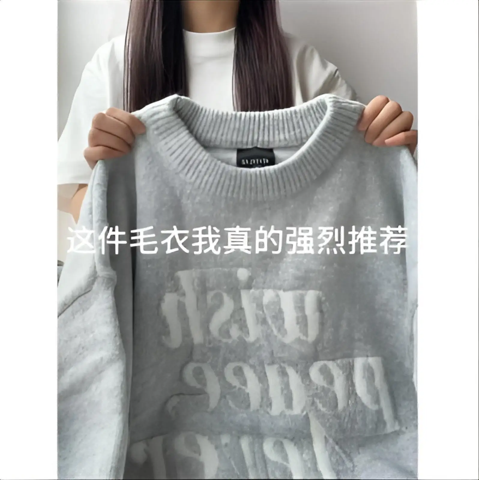 Женские пуловеры с животным принтом, свитер с золотой цепочкой в стиле барокко, роскошный узорчатый дизайн, в стиле Versace, винтажный шарф, свободная ткань, мягкий.
Женские пуловеры с животным принтом, свитер с золотой цепочкой в стиле барокко, роскошный узорчатый дизайн, в стиле Versace, винтажный шарф, свободная ткань, мягкий.