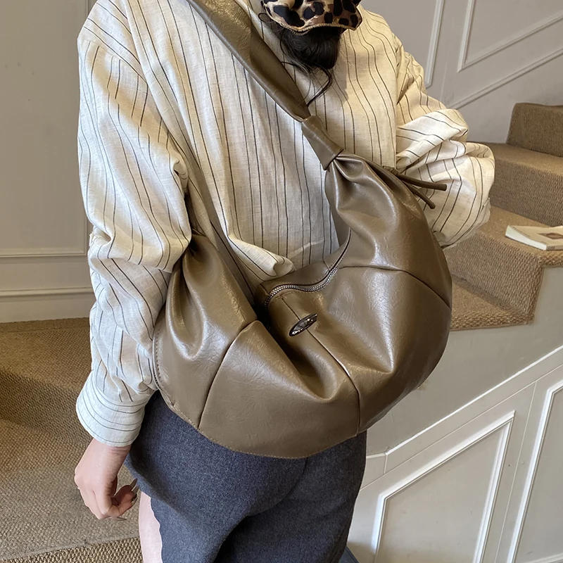 Women's Soft Leather Ruched Hobo Bag Large Capacity Casual Single Shoulder Crossbody Bag Fashion Daily Commuter Handbag 2026
Women's Soft Leather Ruched Hobo Bag Large Capacity Casual Single Shoulder Crossbody Bag Fashion Daily Commuter Handbag 2026