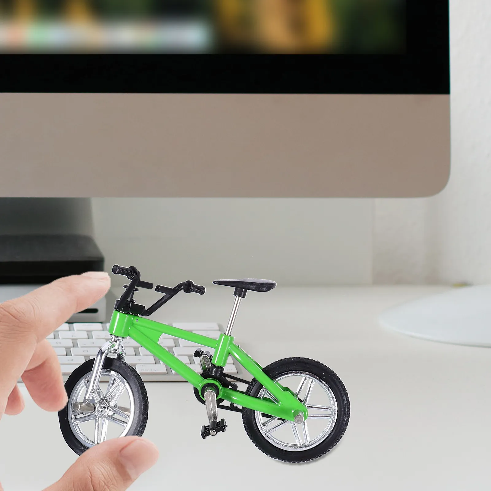 1Set Finger Skateboards Mini Finger Bike Scooter Set Leisure Desk Game Fun Stress Relief Kids Educational Sports
1Set Finger Skateboards Mini Finger Bike Scooter Set Leisure Desk Game Fun Stress Relief Kids Educational Sports