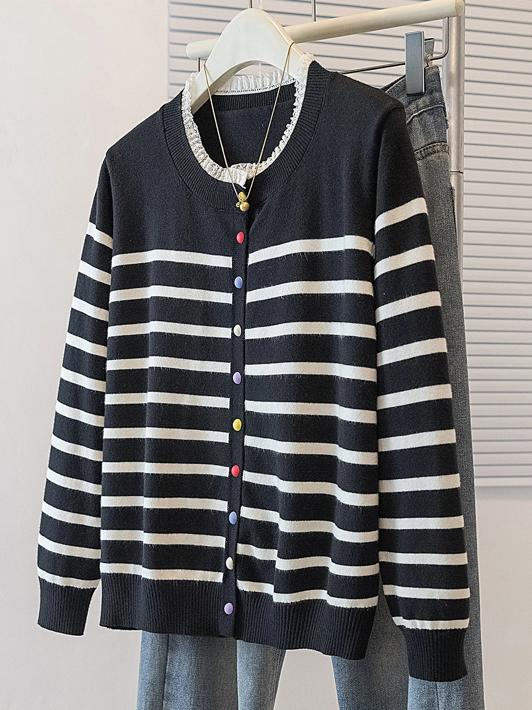 plus Size Women's Fashionable Striped round Neck Long Sleeve Loose Knitted Slimming Sweater Anti-Aging Autumn Wear Ladies' Kn...
plus Size Women's Fashionable Striped round Neck Long Sleeve Loose Knitted Slimming Sweater Anti-Aging Autumn Wear Ladies' Kn...