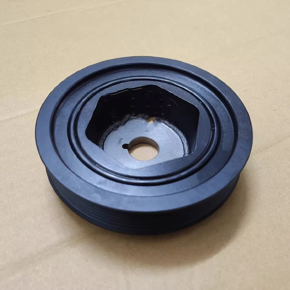 Кривошипный шкив, коленчатый вал, ременное колесо генератора для китайского двигателя SAIC ROEWE 750 2,5 л V6, автозапчасти для двигателя LHG000070
Кривошипный шкив, коленчатый вал, ременное колесо генератора для китайского двигателя SAIC ROEWE 750 2,5 л V6, автозапчасти для двигателя LHG000070