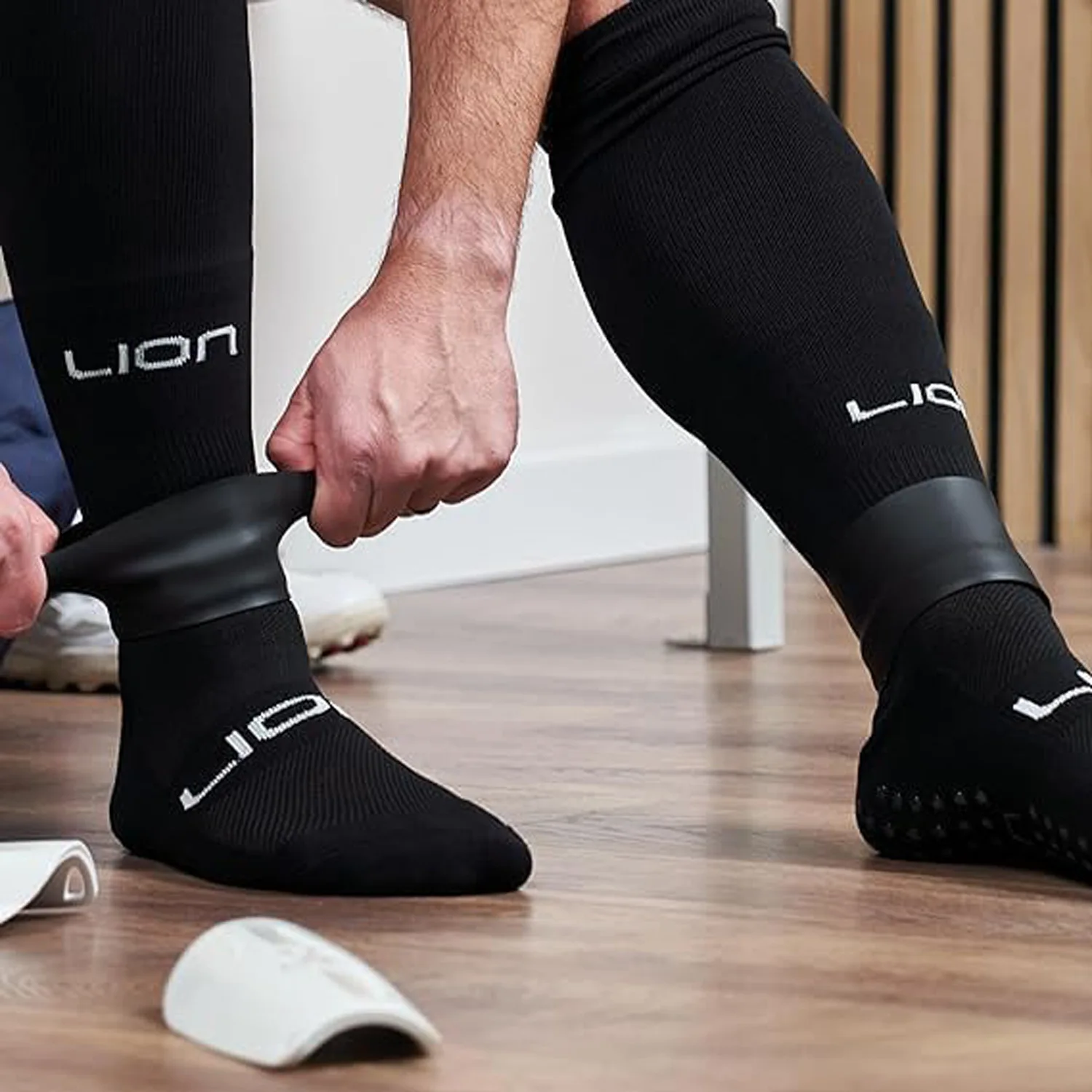 Football Socks Shin Guard Holders Silicone Bands Leg for Soccer Elastic Pad Sleeves Sports Silica Gel Straps
Football Socks Shin Guard Holders Silicone Bands Leg for Soccer Elastic Pad Sleeves Sports Silica Gel Straps