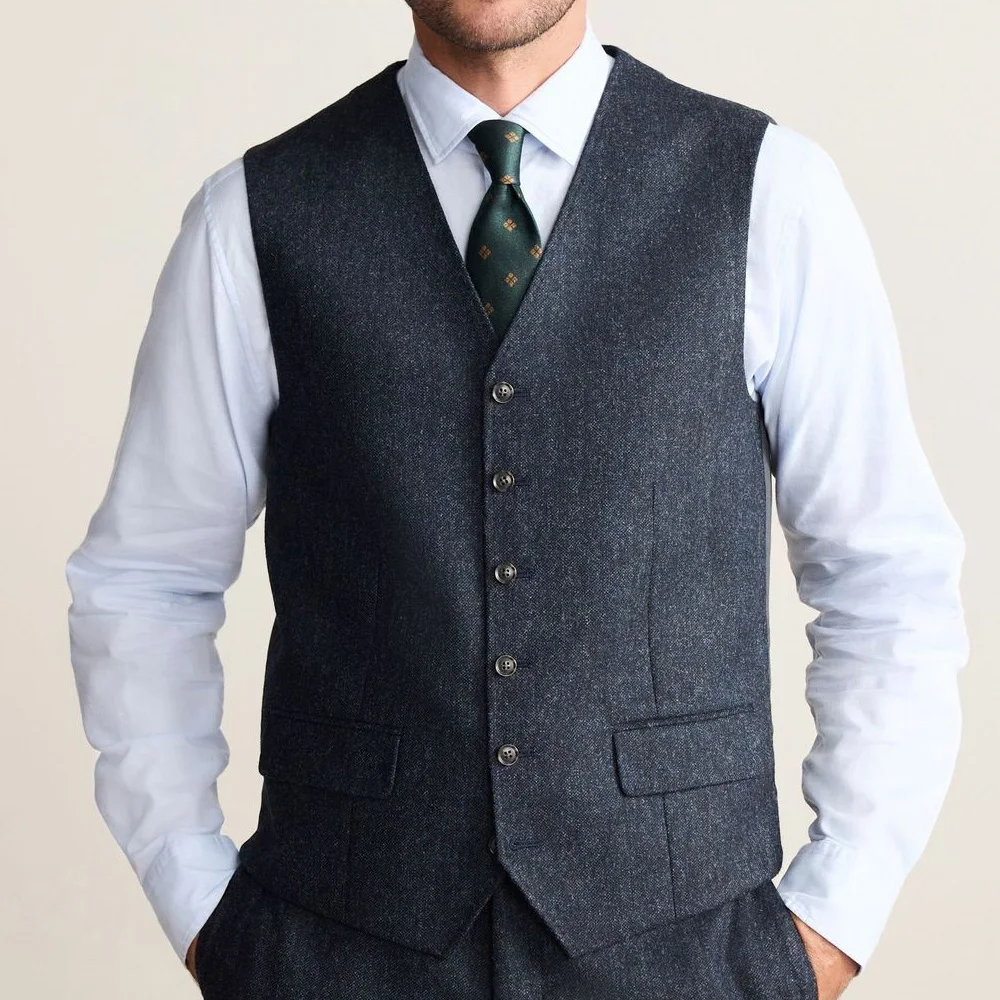 Elegant Man Vest for Men's Suit Vintage Herringbone Fabric Single-breasted Casual Style V-neck Classic Sleeveless Fancy Suits
Elegant Man Vest for Men's Suit Vintage Herringbone Fabric Single-breasted Casual Style V-neck Classic Sleeveless Fancy Suits