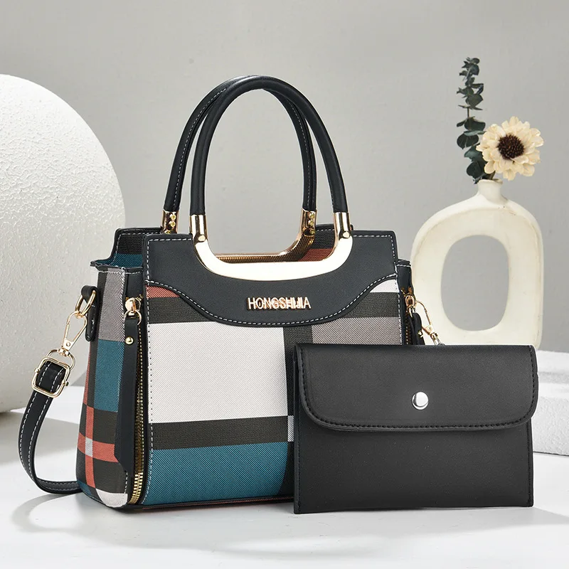 Fashionable color blocked checkered women's handbag, women's bag set 2-piece, suitable for various occasions
Fashionable color blocked checkered women's handbag, women's bag set 2-piece, suitable for various occasions