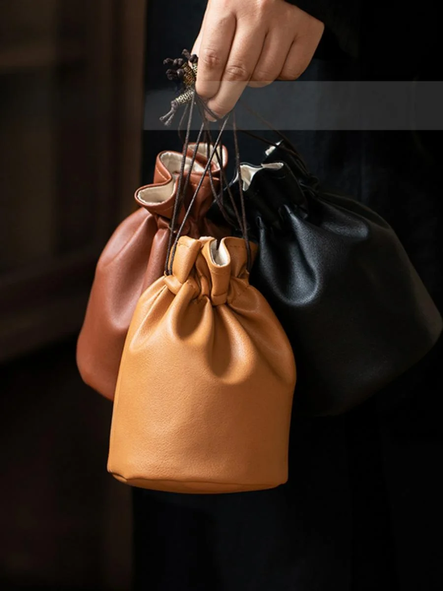 Leather Travel Tea Set Storage Jewelry Bag Dstring Closure Coin Purse Handmade Cusizable Logo Embroidery German Brand
Leather Travel Tea Set Storage Jewelry Bag Dstring Closure Coin Purse Handmade Cusizable Logo Embroidery German Brand