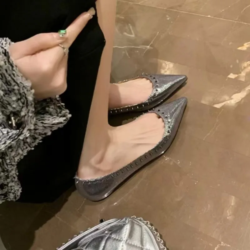 2026 Luxury Rivet Ballet Flat Shoes Women's Design Mary Jane Le Fu Shoes Woman Summer Fashion
2026 Luxury Rivet Ballet Flat Shoes Women's Design Mary Jane Le Fu Shoes Woman Summer Fashion