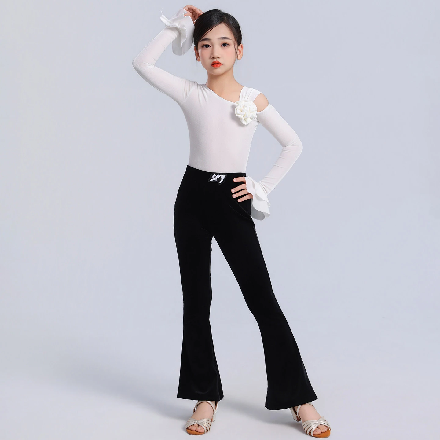 Kids Competition Split Suits Girls Ballroom Dance Clothes Black Latin Top Samba Pants Child Stage Performance Costume XS11060
Kids Competition Split Suits Girls Ballroom Dance Clothes Black Latin Top Samba Pants Child Stage Performance Costume XS11060