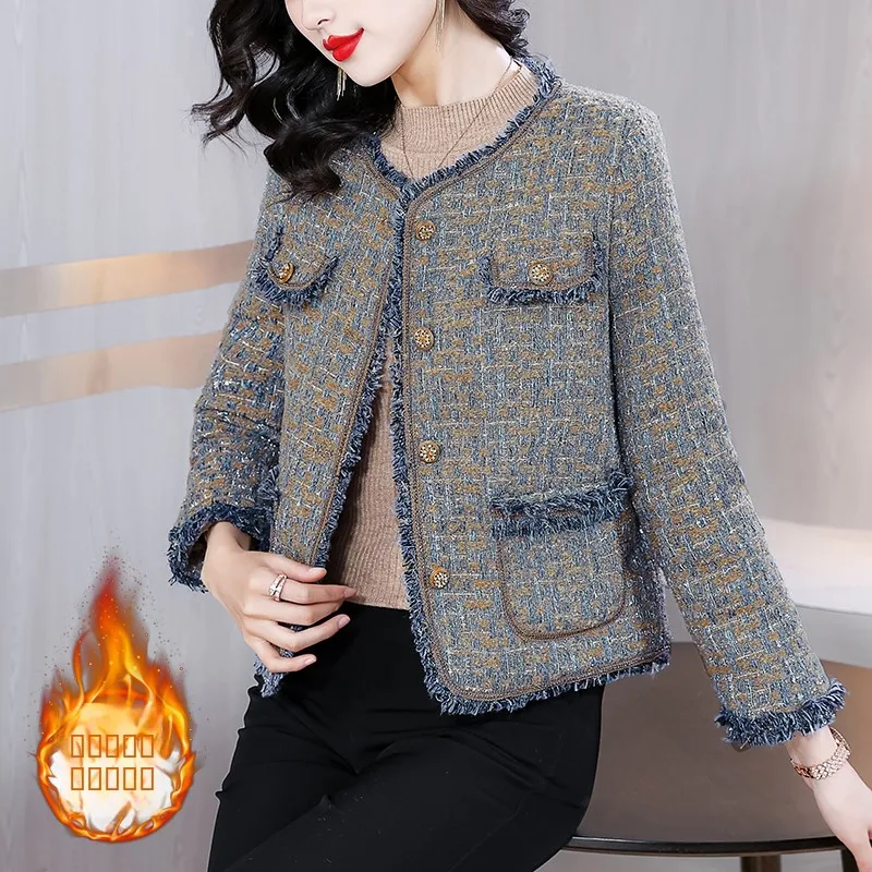 Осенне-зимнее утепленное пальто с бахромой в стиле Heavy Industry, универсальное, стройнящее, с длинными рукавами, прямого кроя, в стиле футболки.
Осенне-зимнее утепленное пальто с бахромой в стиле Heavy Industry, универсальное, стройнящее, с длинными рукавами, прямого кроя, в стиле футболки.