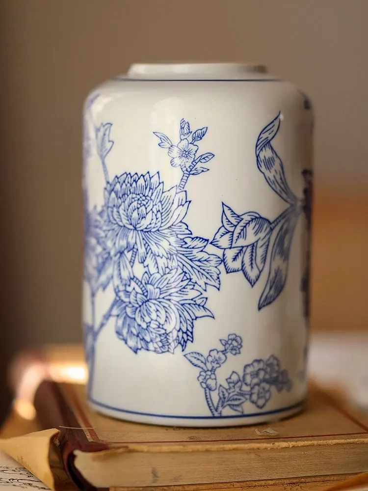 Blue And White Porcelain Flower Vase Retro Ceramic New Chinese Style Home Decorations Living Room Entrance Classical Elegance...
Blue And White Porcelain Flower Vase Retro Ceramic New Chinese Style Home Decorations Living Room Entrance Classical Elegance...