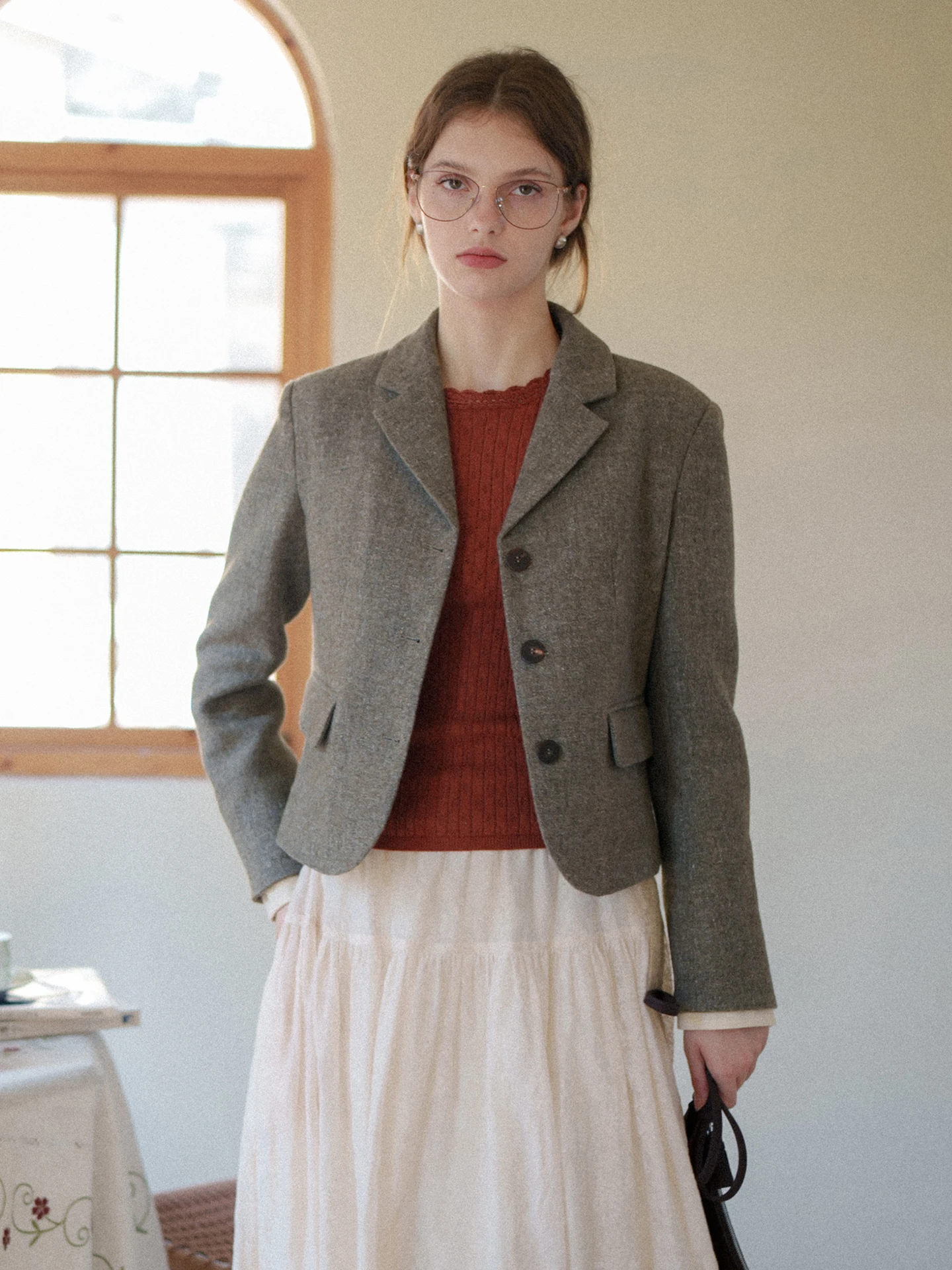 Классический шерстяной твидовый льняной пиджак MarchNoon в стиле ретро с плоским воротником, имитация двухслойной верхней одежды, женский, свободный крой, длинный рукав
Классический шерстяной твидовый льняной пиджак MarchNoon в стиле ретро с плоским воротником, имитация двухслойной верхней одежды, женский, свободный крой, длинный рукав