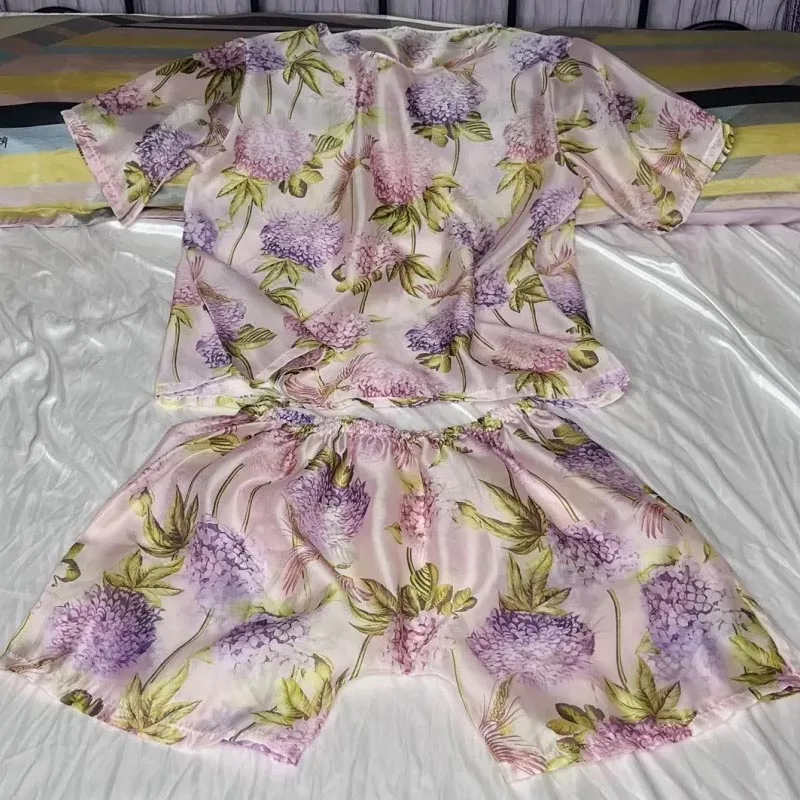 Men Sexy Glossy Plus Size Silk Satin See Through Pajamas two-piece Set Women Erotic Soft Silky Printed Loose Sleeping Top Shorts
Men Sexy Glossy Plus Size Silk Satin See Through Pajamas two-piece Set Women Erotic Soft Silky Printed Loose Sleeping Top Shorts