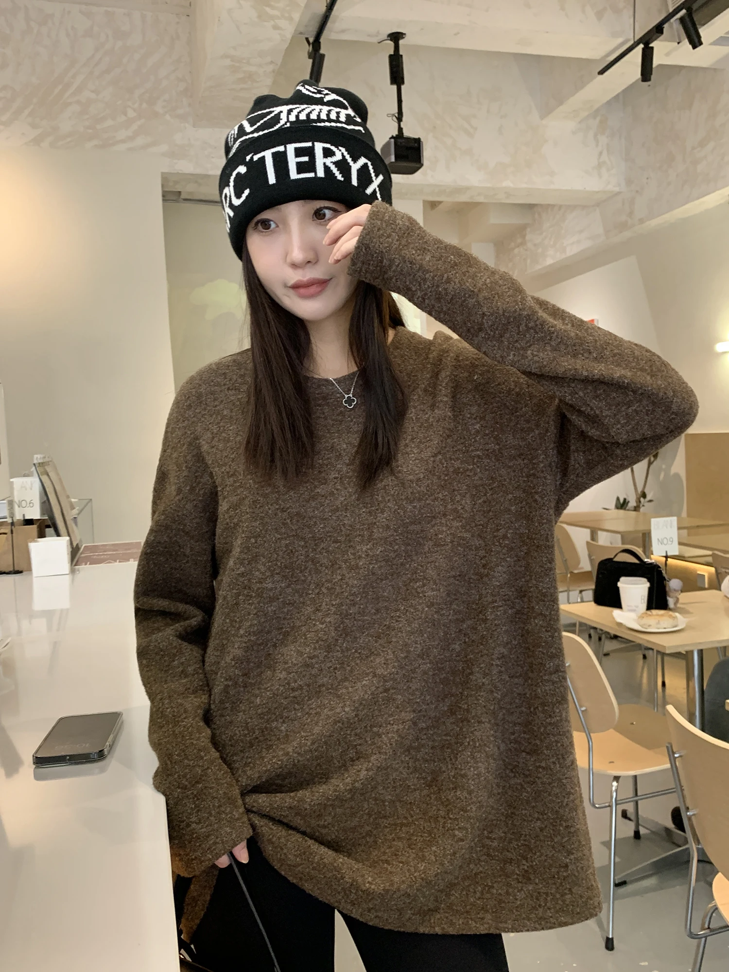 Женская футболка свободного кроя большого размера Long Sve Pure Color Floing Base irt в Корейском стиле на осень и зиму
Женская футболка свободного кроя большого размера Long Sve Pure Color Floing Base irt в Корейском стиле на осень и зиму