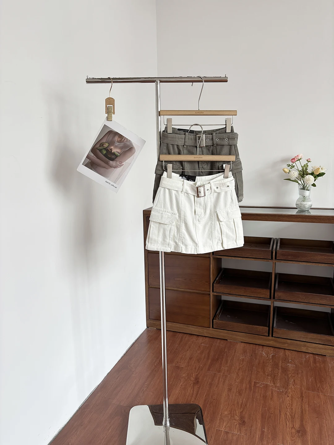 High Waist A-Line Skirt Women's Denim Short Skirts Summer 2026 Slimming Anti-Light Levis Skirts Retro Hot Girls Workwear
High Waist A-Line Skirt Women's Denim Short Skirts Summer 2026 Slimming Anti-Light Levis Skirts Retro Hot Girls Workwear